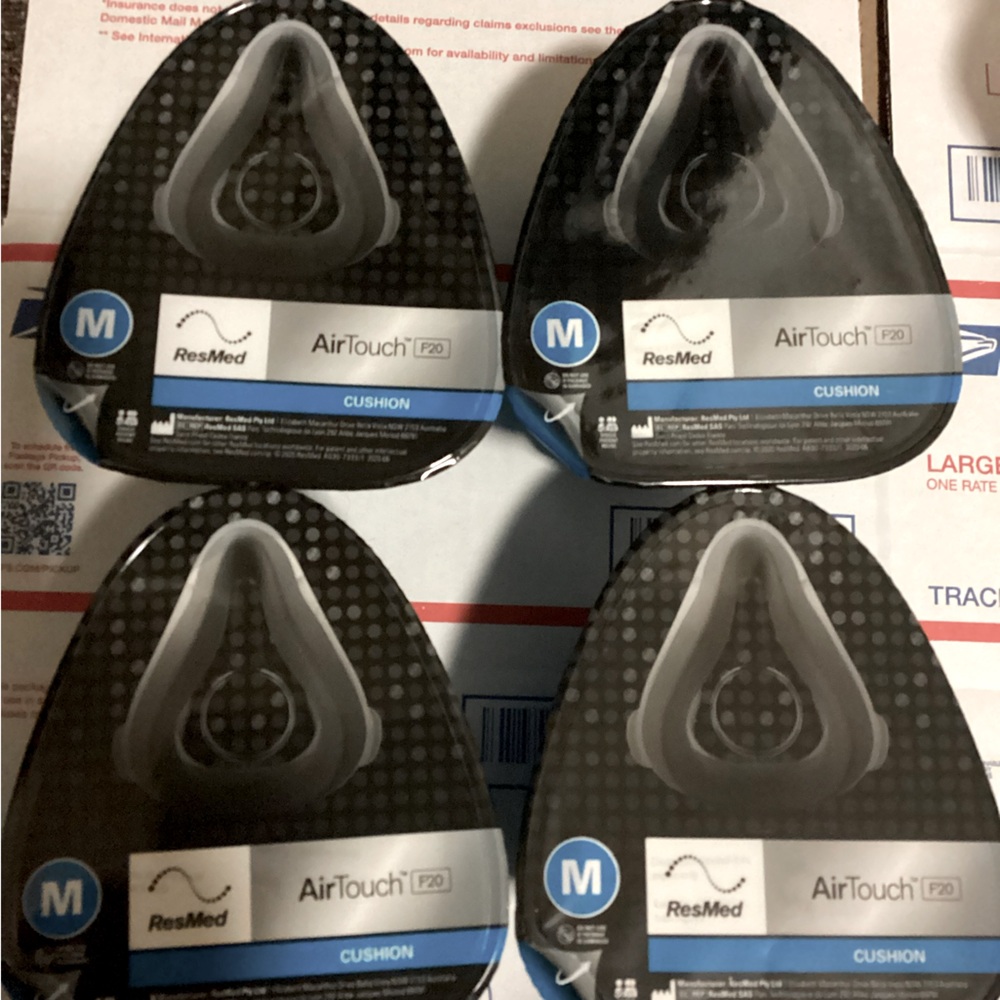 Lot of 4 Air Touch F20 Medium Cushions